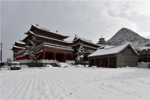 梦见已故父亲言称居住于庙中，探索梦境背后的深层含义与情感解析