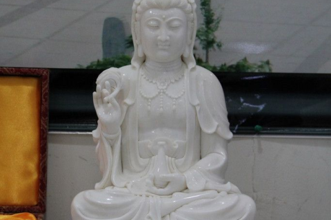 男性梦境中的神圣对话，解读梦见观音菩萨拜我，我也拜观音菩萨的深层含义