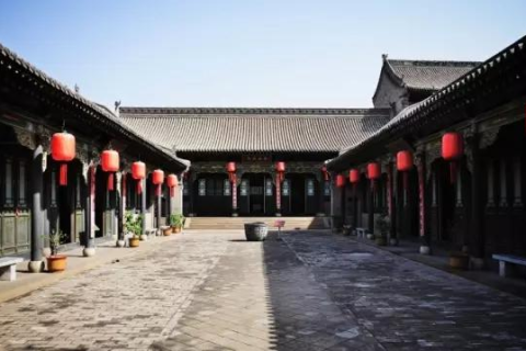 晚上做梦梦见家里着火了，梦境背后的深层含义与心理解析