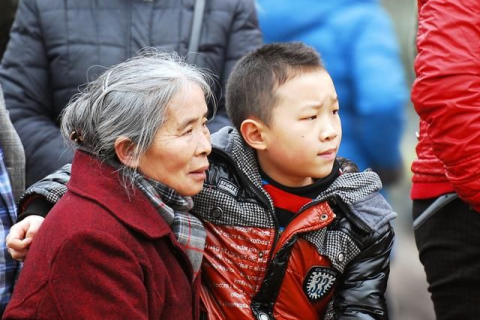 梦境中的重逢与哀伤，解析梦见去世的奶奶在梦里又去世了每次都哭的很伤心