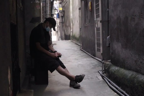 梦见家里跟以前一样穷了但生活比以前丰富了，探索梦境背后的深层含义