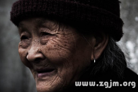 梦见奶奶死了，梦境背后的情感与寓意解析
