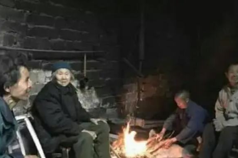 梦境中的生死轮回，梦见健在父亲去世又活的意义解析