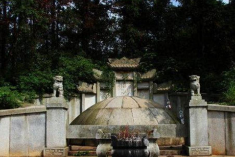 梦境解析，梦见老公去世与自身化为巨蟒的深层含义