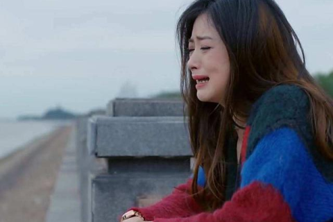 梦境背后的深意，为何梦中有人给我钱要我娶她女儿，而她女儿却不愿意？