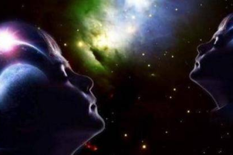 梦境与现实交织，解析梦见自己生孩子很真实的深层含义