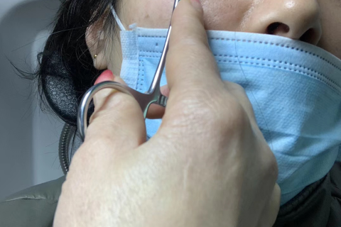 梦到自己把眉毛剃了，寓意何在？深度解析这一梦境的潜在含义