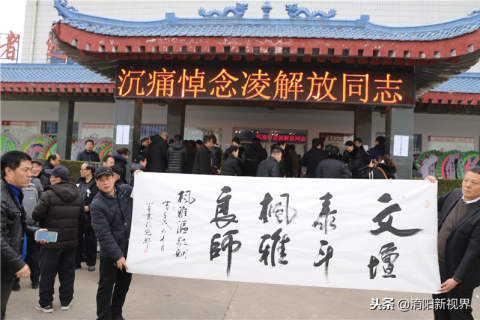 梦境中的哀思，解析梦到在路上走一路都是在办丧事的深层含义