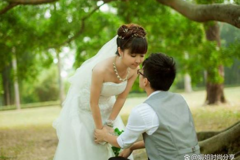 梦见自己结婚办婚礼而新郎住院，梦境背后的深层含义与心理解析