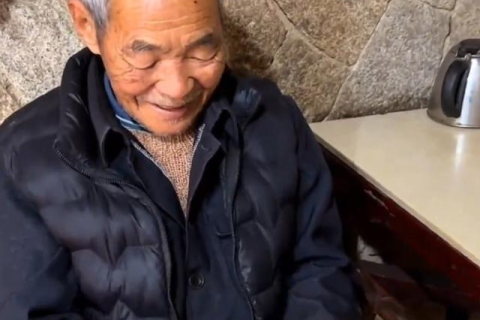 梦回旧时光，给已故姥姥姥爷的零用钱与病痛的回忆