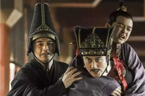 梦境中的尴尬与启示，解析梦见自己在厕所里衣服掉进茅坑里粘上屎我一件件往上捞的深层含义