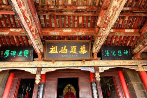 梦境的迷雾，探索梦见自己与友人丈夫突然结婚却未见其人的深层含义