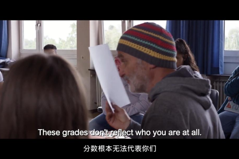 梦境中的冲突与亲情的力量，解析梦见自己与别人打架及母亲加入战局的深层含义
