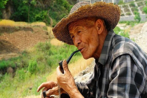梦见亲人坟墓，梦境背后的深层含义与心理解析
