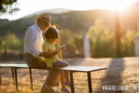 梦中悲喜交织，父亲骤逝与红棺材的寓意探索