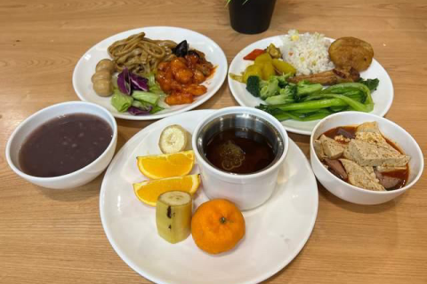 梦见与逝去亲人共烹美食，探索梦境背后的深层含义