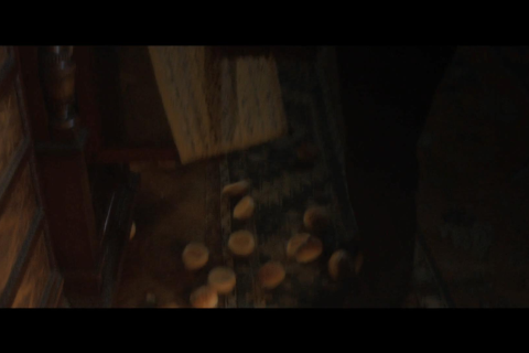 梦境交织，梦见活着的爷爷去世与复活的深层寓意