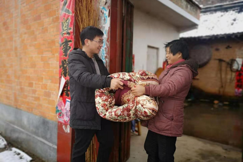 昨天梦到屋外积了好厚的大雪，这究竟有何预兆？