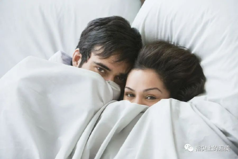 梦见老公把被子裹得紧实在，解读梦境中的情感与安全感