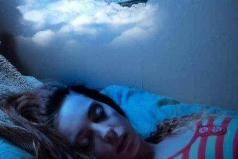梦见刚生的孩子死了，梦境背后的深层含义与心理解析