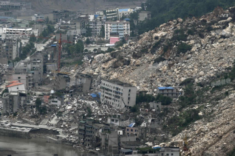 梦境中的震撼，解读做梦梦到地震了房屋倒塌的深层含义