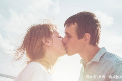 梦境交织，我梦见我喜欢的人与另一人亲嘴