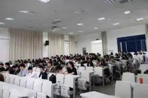 梦到蛇追着要咬我是怎么回事，探索梦境中的隐秘象征与心理解析