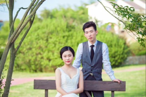 昨晚梦到自己和老公结婚了，这样的梦，预示着什么？