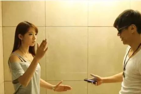 周公解梦，梦见情人的妻子与我交谈，情感纠葛的深层解析