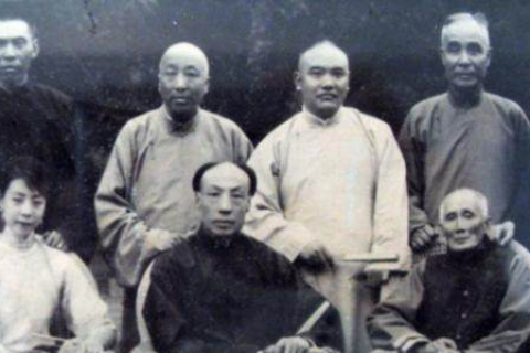 梦境与现实交错，解析梦见邻居死了实际没死的深层含义