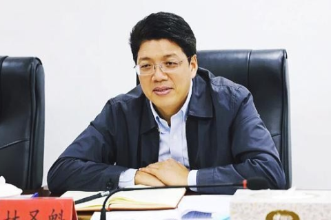 梦境的迷雾，探索昨晚梦见好多人，梦醒后却知他们已离世多时的深层含义