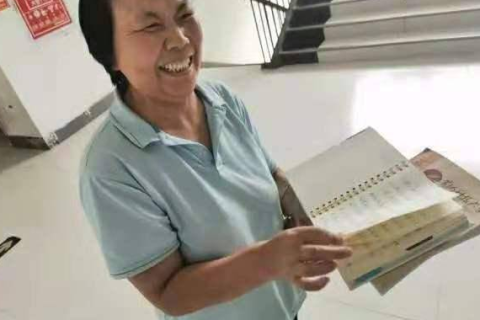 梦见去世的亲人又去世还哭醒，预兆与心灵深处的哀悼