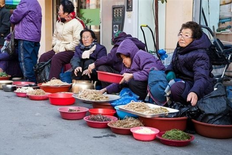 梦境迷雾，解析梦见老公给别的女人送早点的深层含义
