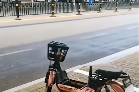 梦见自己手拿钥匙却找不到电动车，解锁潜意识中的困惑与启示