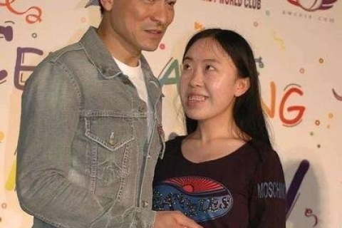 梦境中的执着，解析梦见跑来一个小女孩怎么也赶不走的深层含义