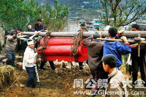 梦见抬活人走了很久去葬，探索梦境背后的深层含义与心理解析