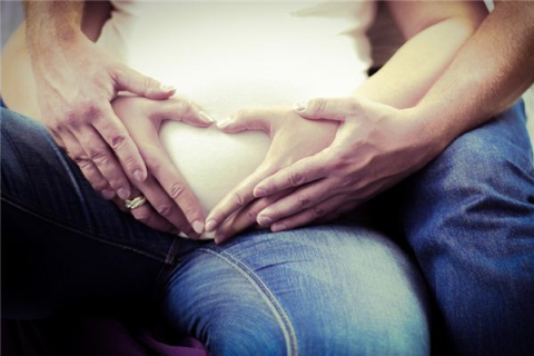 孕妇梦见死去的妈妈叫我不要这个小孩，梦境背后的深层含义与心理解析