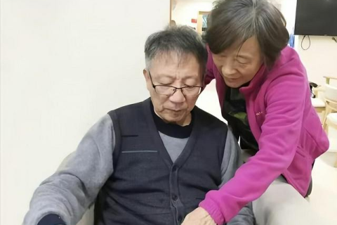 梦见过世很久的亲人再次死去，探寻梦境背后的深层含义与情感解析
