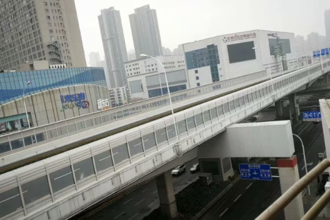 梦见自己结婚时天空阴霾，探索潜意识中的情感与预兆