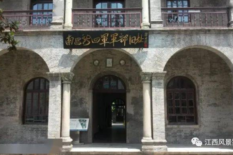 梦见爸妈去旅游求解，探索梦境背后的情感与寓意