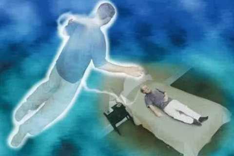 梦见别人车祸没死，梦境背后的深层含义与心理解析