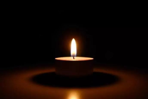 梦见路过正好碰到给死人烧倒头纸，探索梦境背后的深层含义
