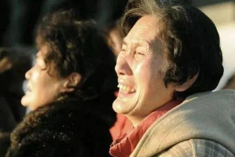 梦境中的重逢，梦见死去的爷爷和爸爸在一起