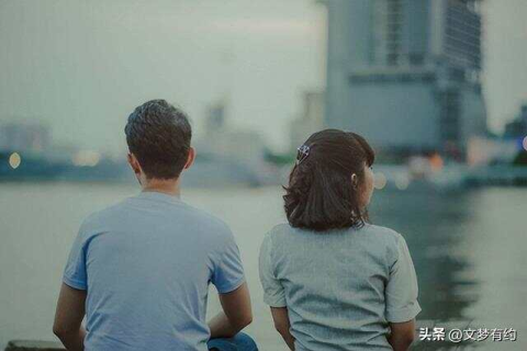 女人梦见一般朋友离婚，梦境背后的深层含义与心理解析