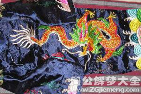 梦见寿衣，探索梦境中的生死寓言与心灵启示
