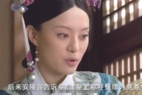 梦境交织，当逝去的亲人以衣物为媒介的呼唤