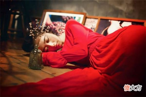 梦见穿全身红色衣服的女人的神秘预兆，探索梦境背后的深层含义