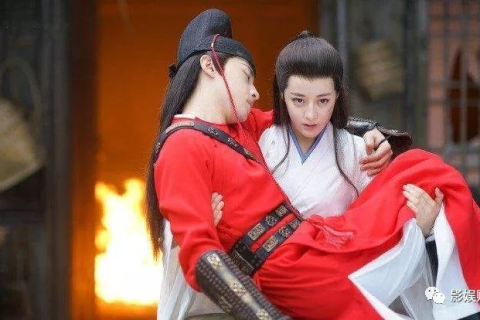 梦境的奥秘，解析梦到别人家男人抱男孩回去给自己老婆养的深层含义