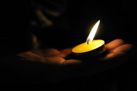 梦见把死去的亲人唤醒，探索梦境背后的深层含义与情感解析
