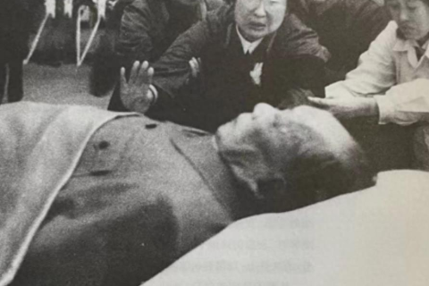 梦回父爱，梦见去世父亲卧病后奇迹行走的深层寓意与心灵慰藉